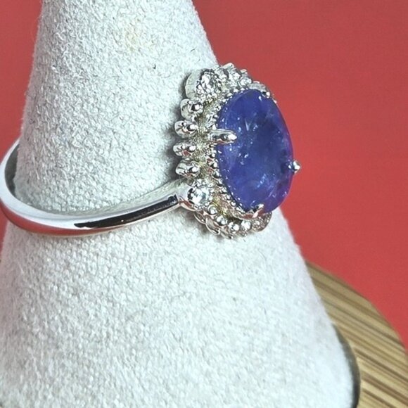 925 Sterling Silver Ring Sz 7 with Natural Oval Tanzanite 8x6mm & Cz - Picture 7 of 10